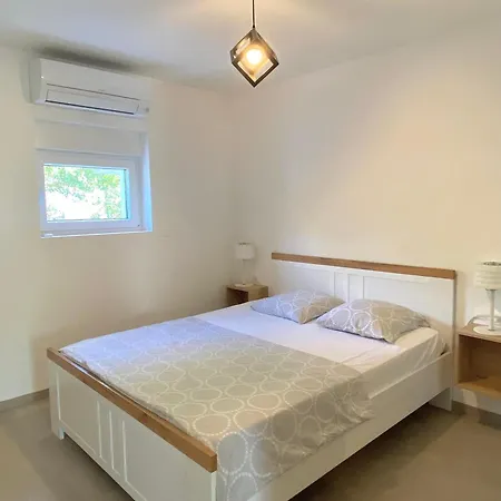 Apartmani More