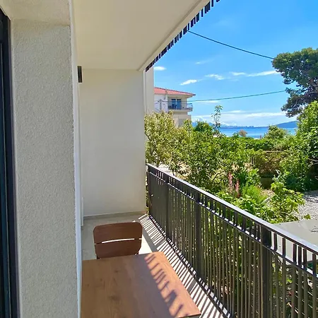 Apartmani More * Kaštela