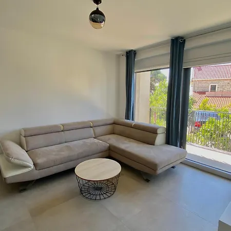 Apartmani More * Kaštela